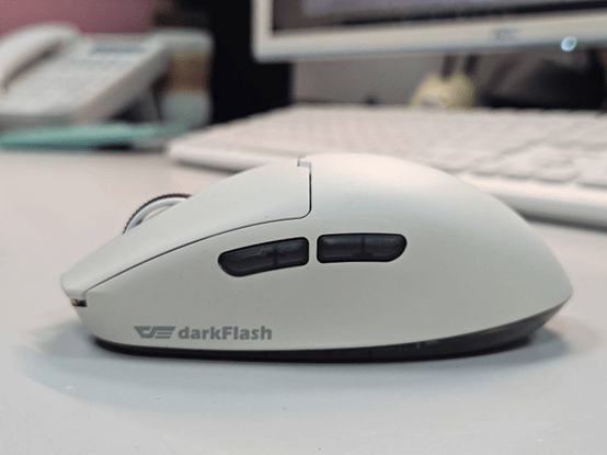 darkFlash DFM80 PRO 三模輕量滑鼠簡單開箱