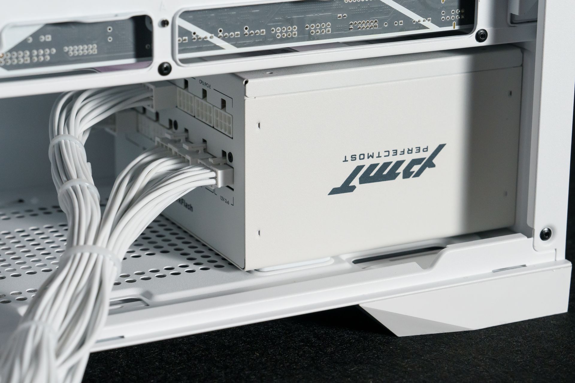 PMT 850W 電源供應器