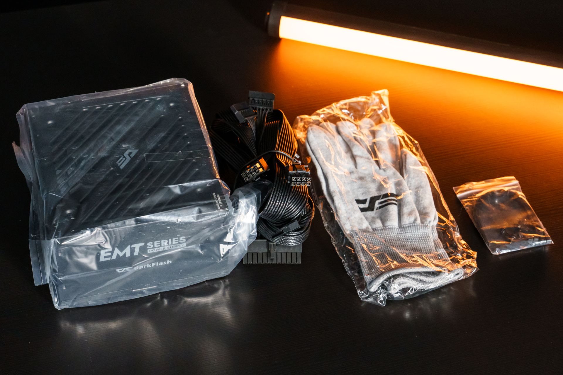 EMT 650W 電源供應器