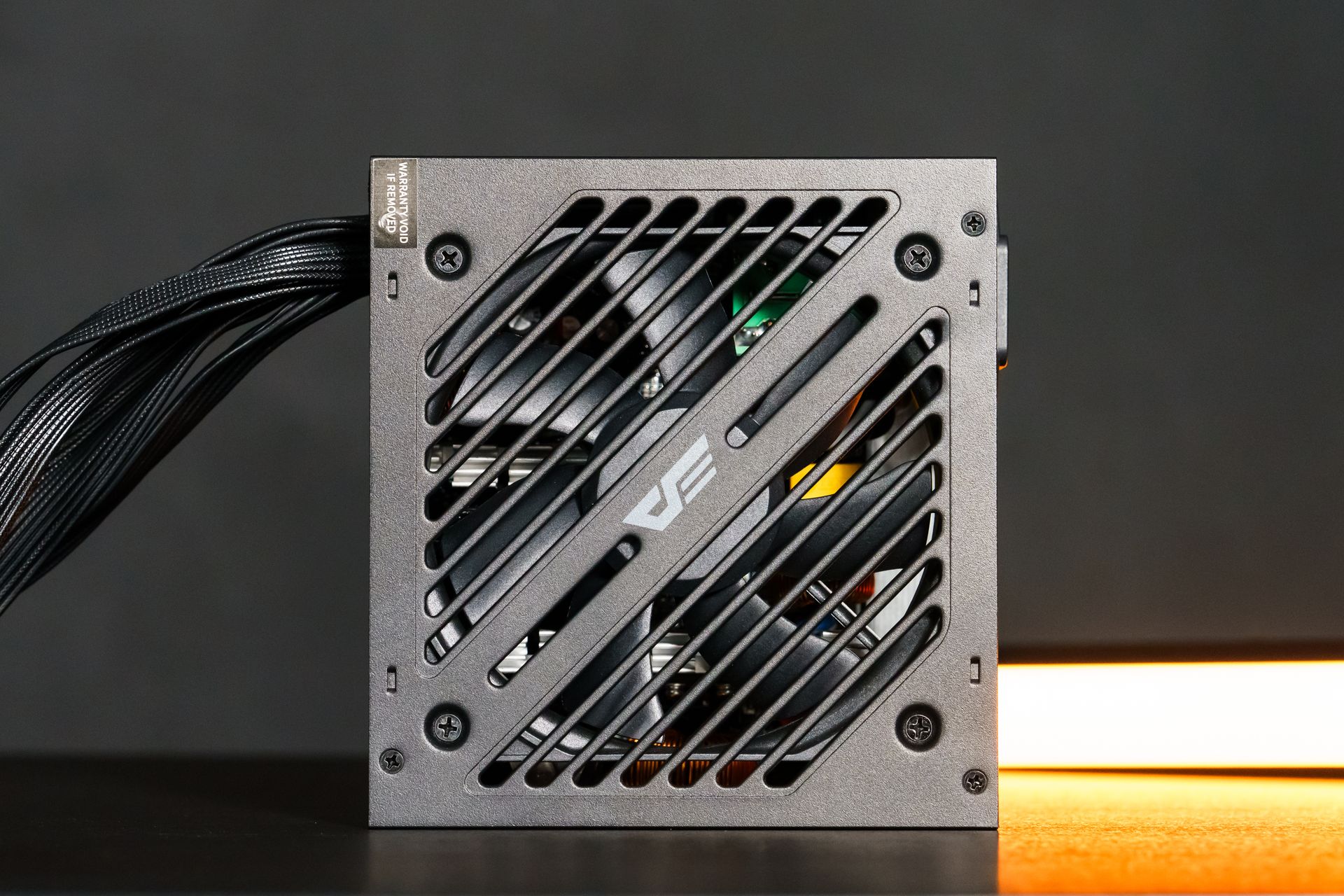 EMT 650W 電源供應器