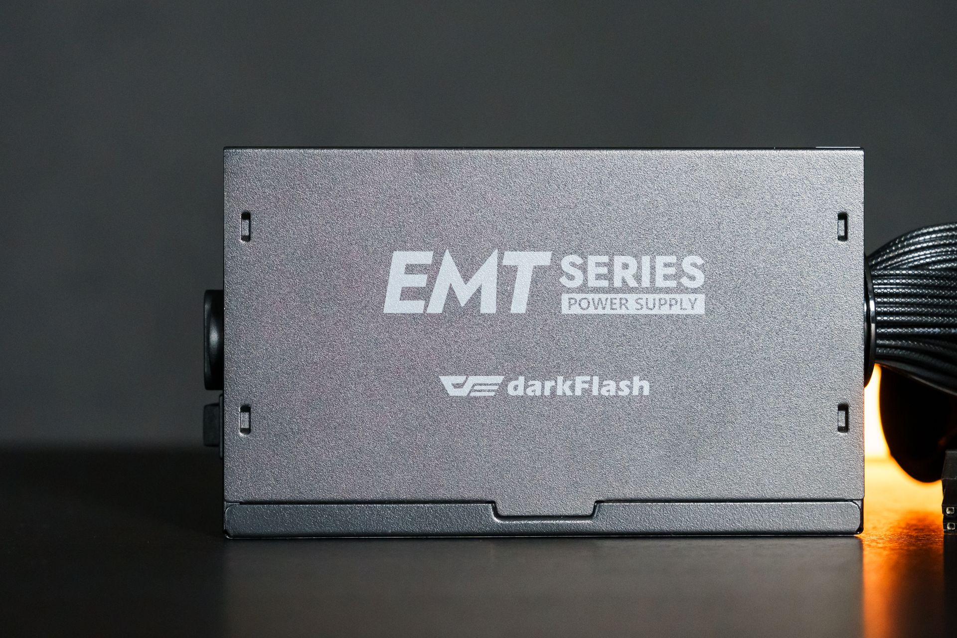 EMT 650W 電源供應器