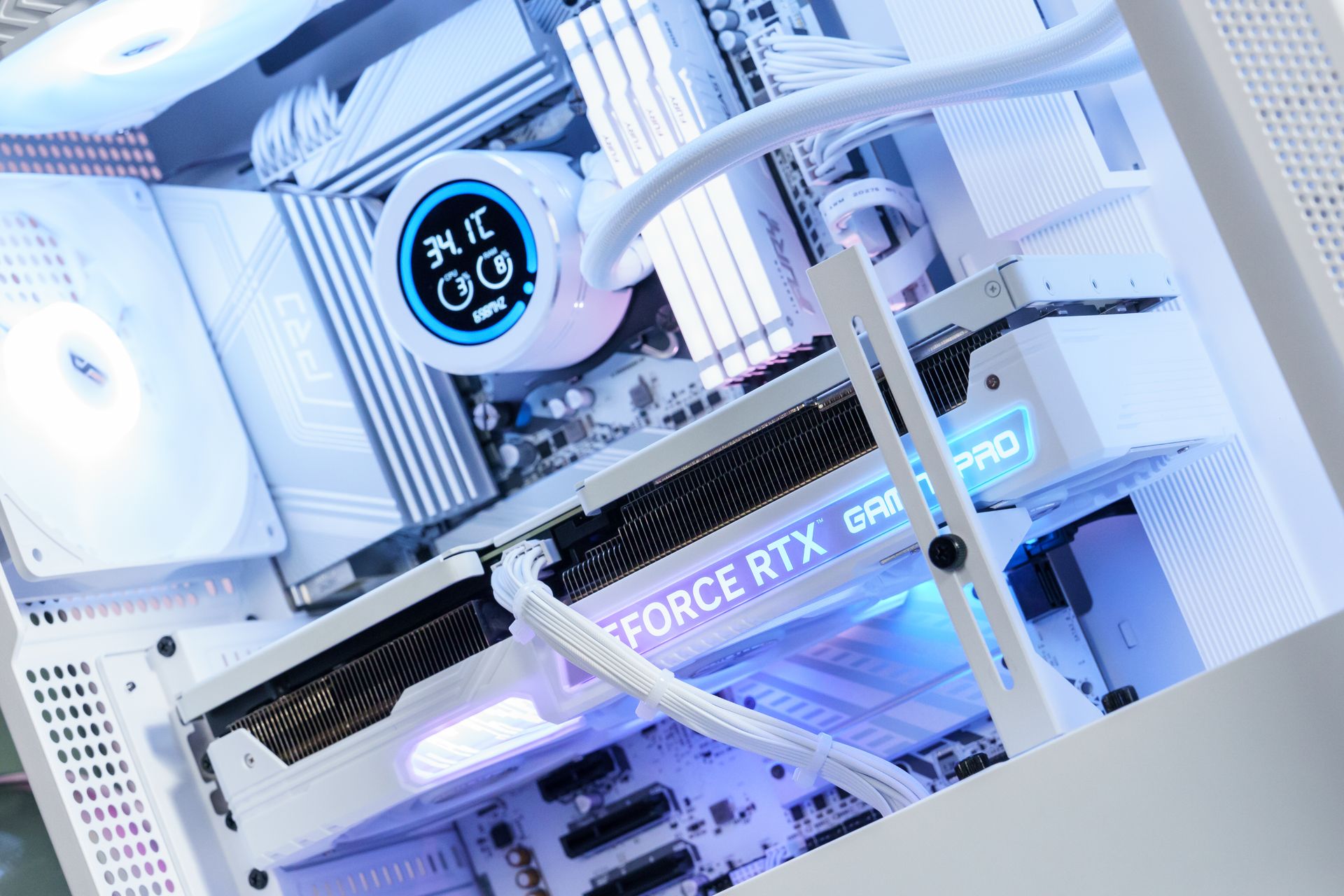 GAMFORCE2025 DN360D 冰旋峰 LCD 360mm (數位顯示屏)