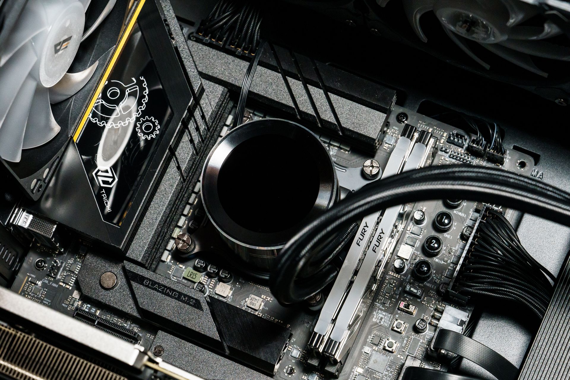 GAMFORCE2025 DN360D 冰旋峰 LCD 360mm (數位顯示屏)