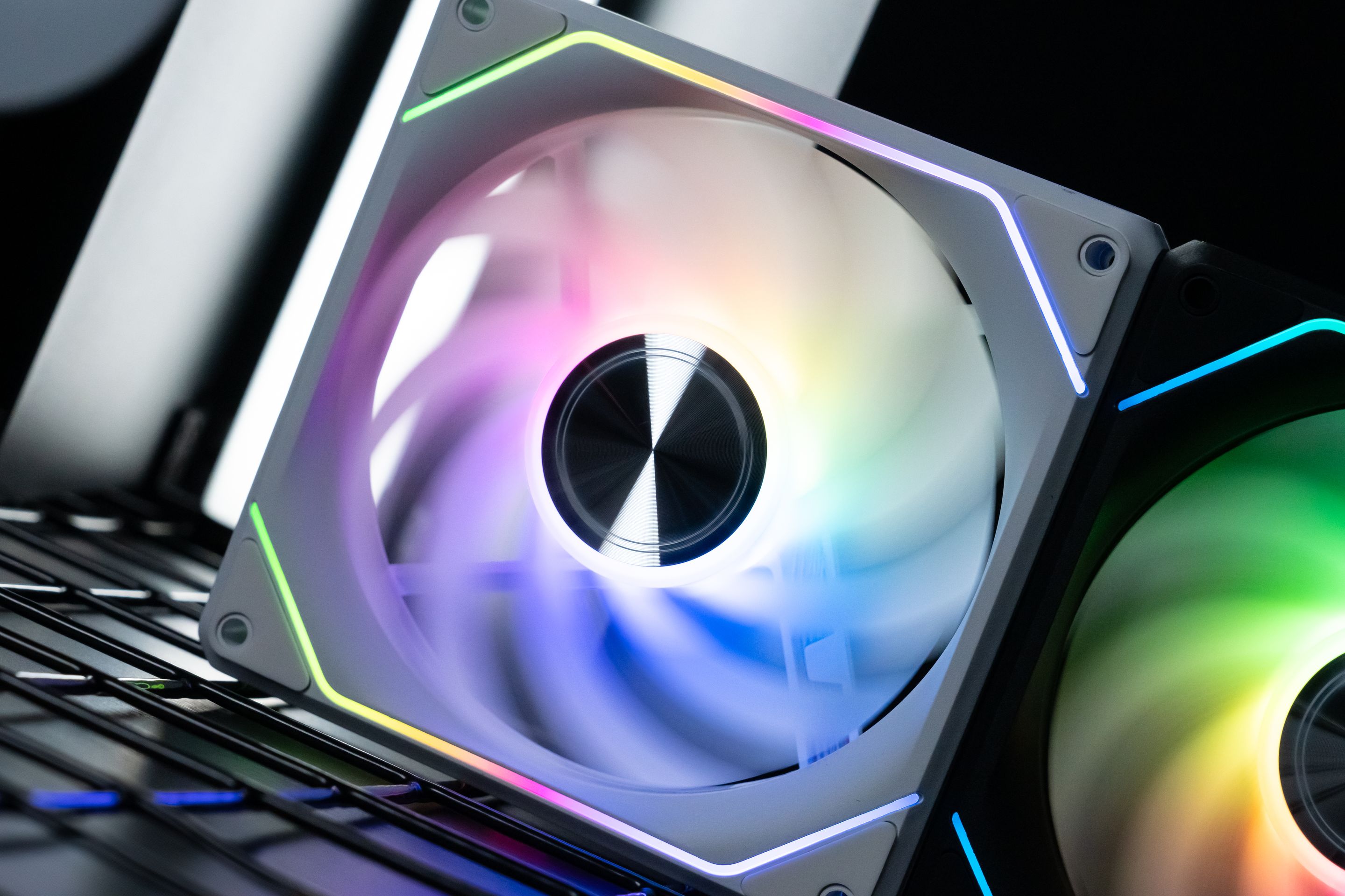 【買三送一】 G24 Gauss ARGB  磁軌風扇