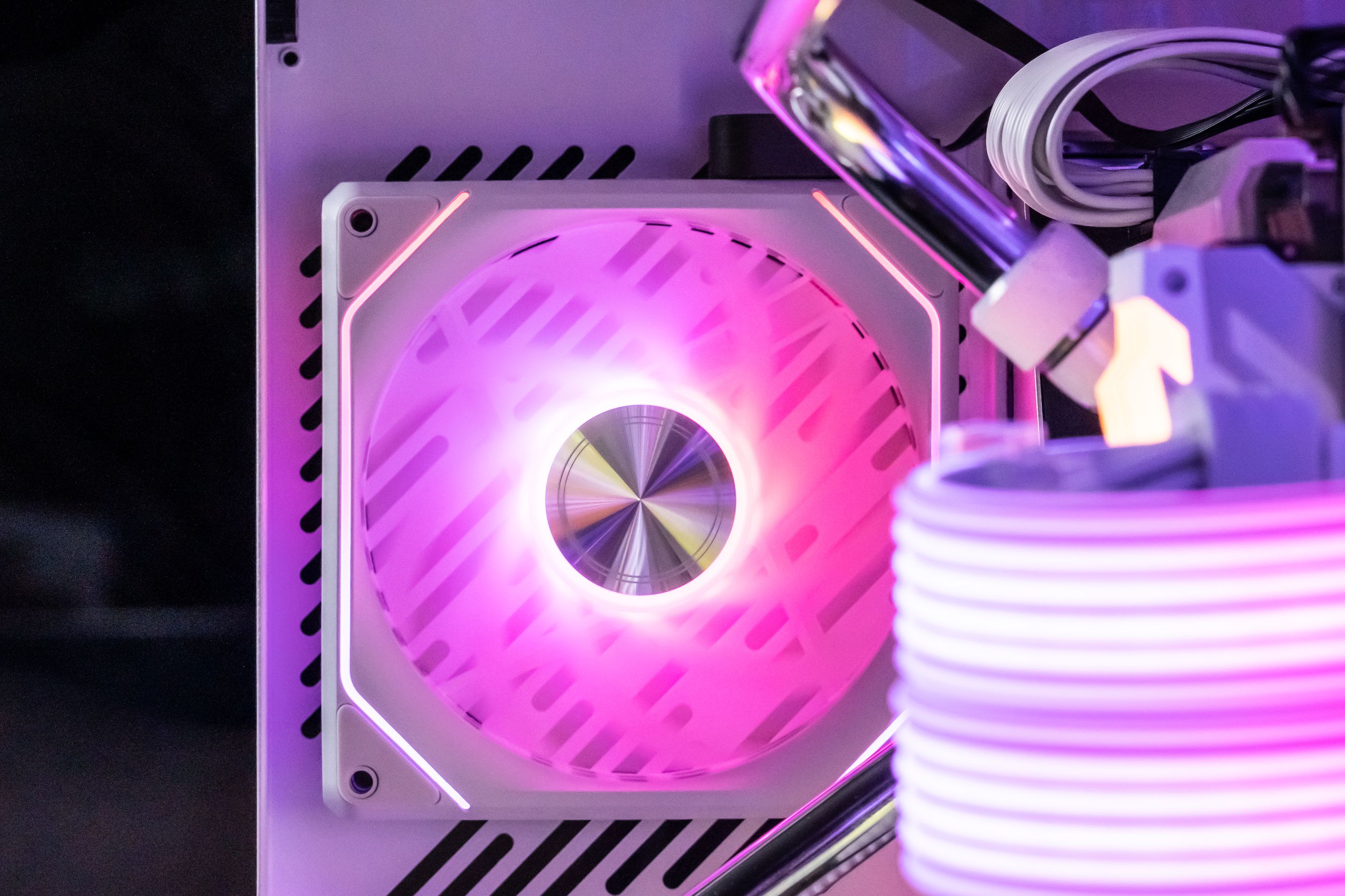 【買三送一】 G24 Gauss ARGB  磁軌風扇