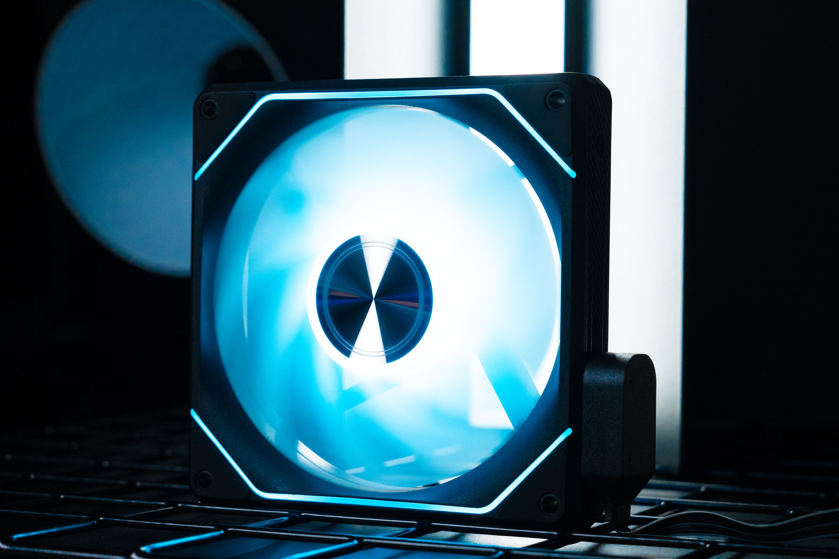 【買三送一】 G24 Gauss ARGB  磁軌風扇