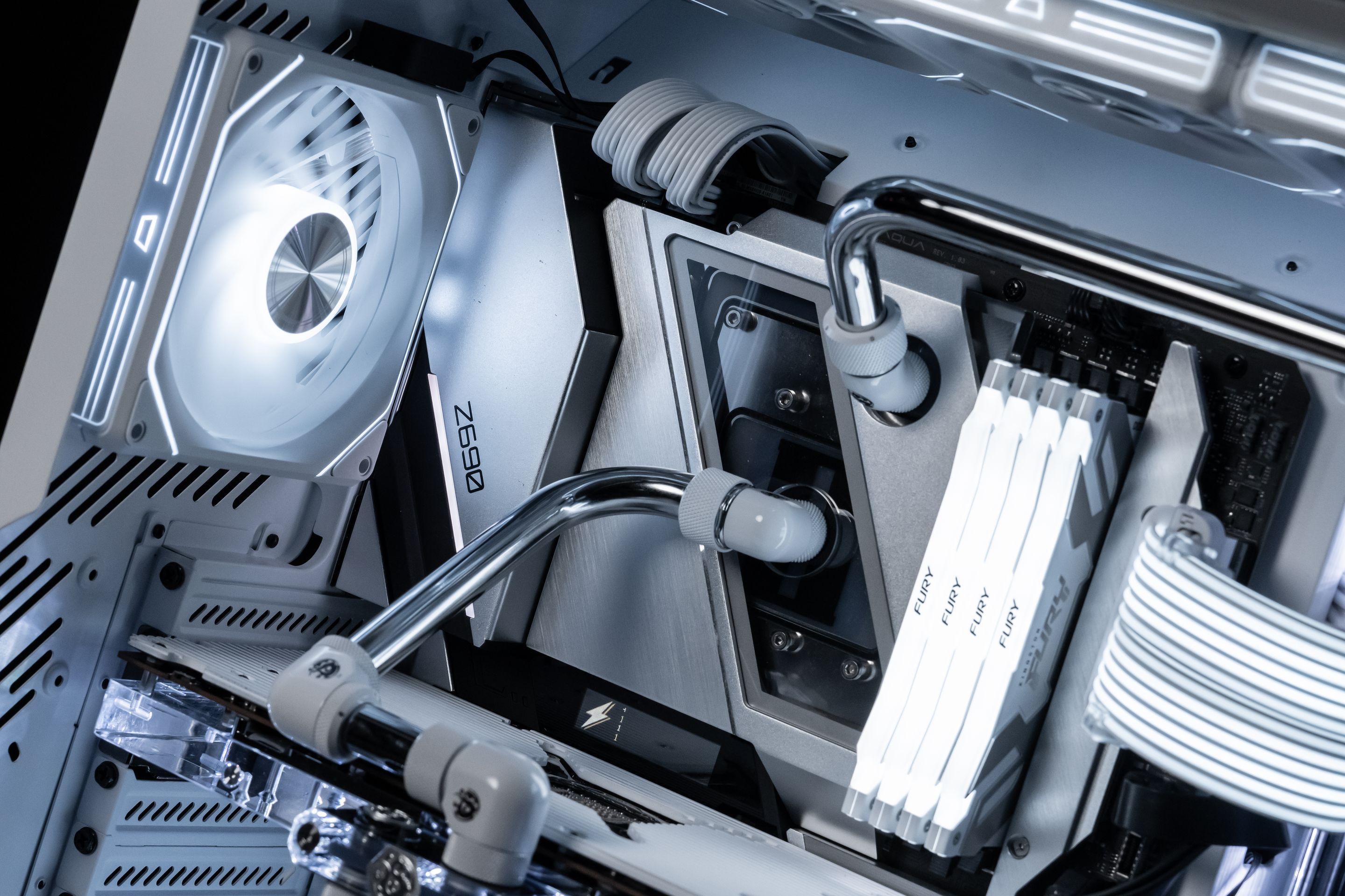 【買三送一】 G24 Gauss ARGB  磁軌風扇