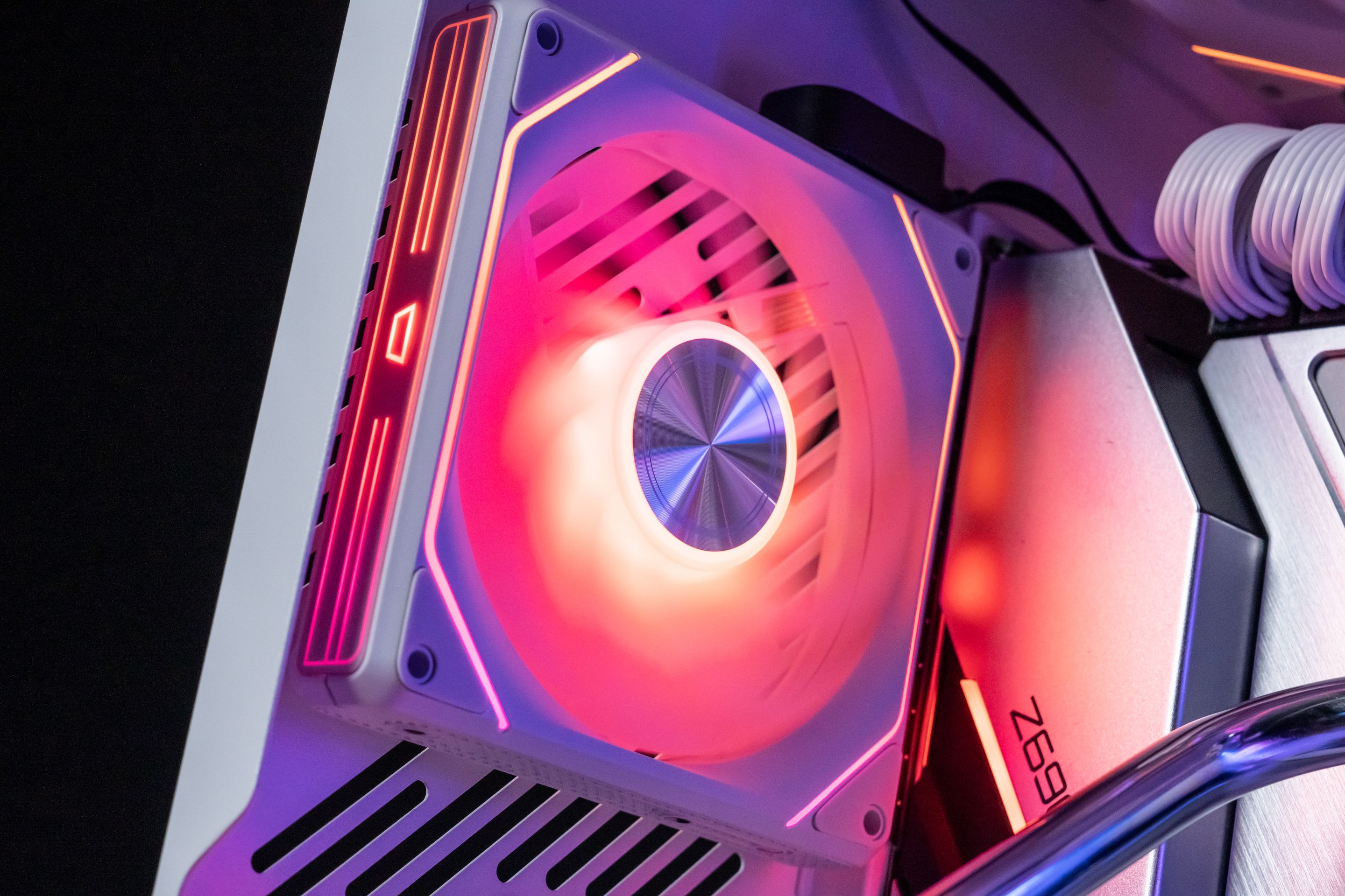 【買三送一】 G24 Gauss ARGB  磁軌風扇