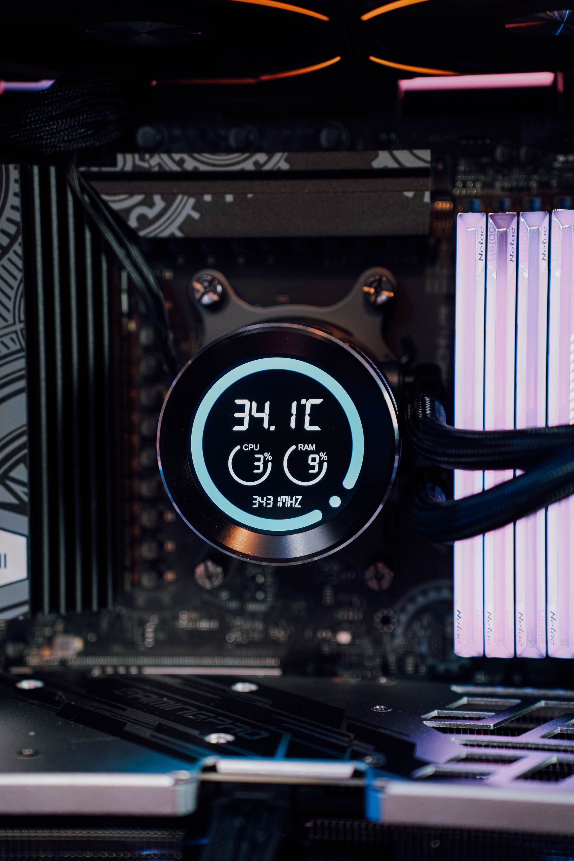 GAMFORCE DN240D 冰旋峰 LCD 240mm (數位顯示屏)