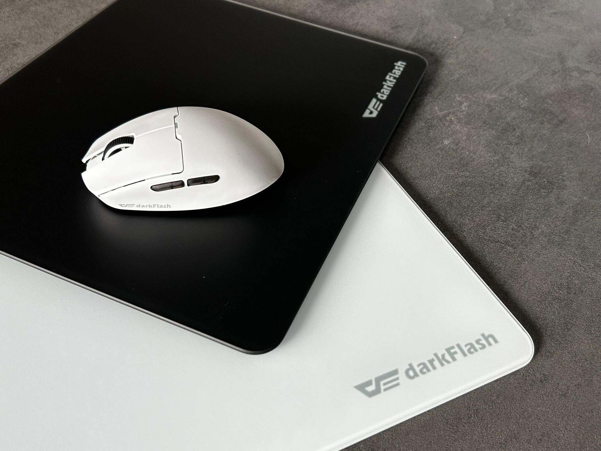 DMP300 玻璃滑鼠墊