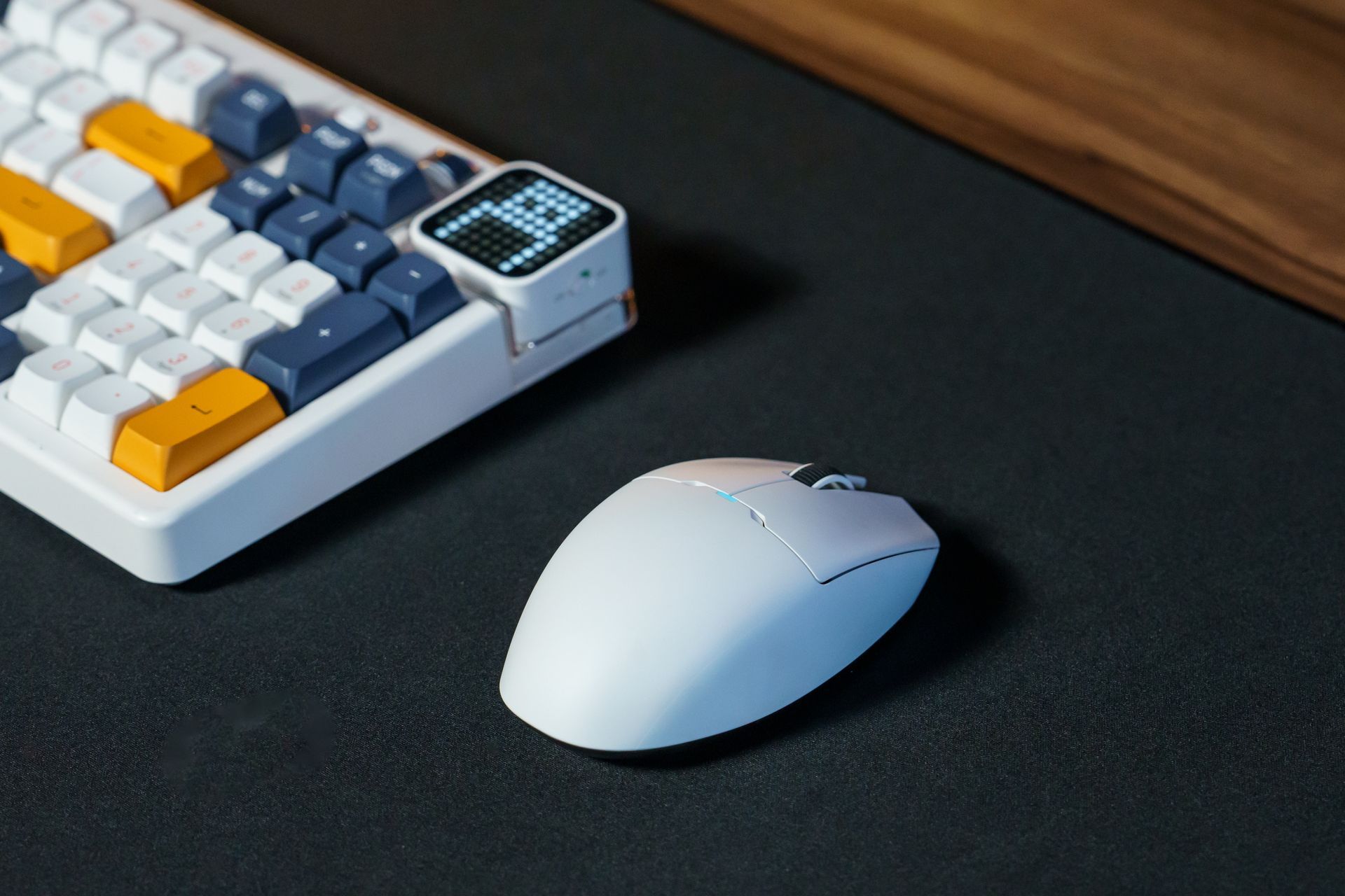 DFM80 PRO 三模輕量滑鼠 旗艦款