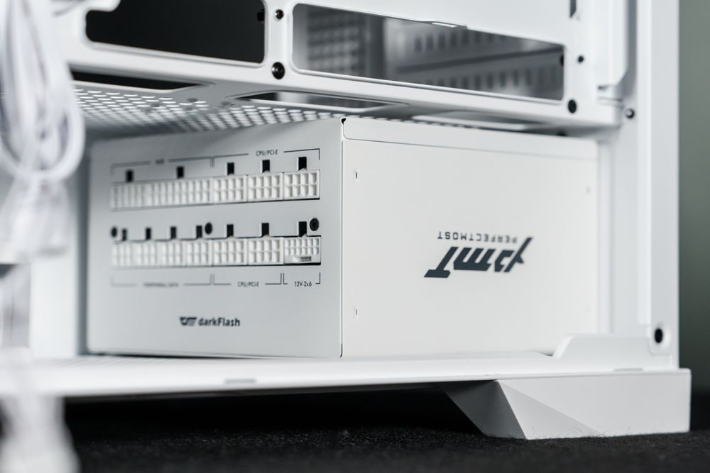 PMT 850W 電源供應器